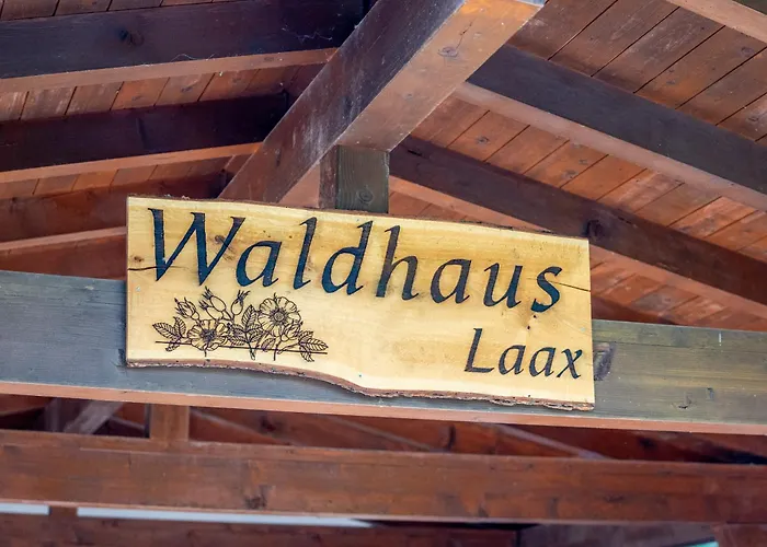 Waldhaus בית נופש